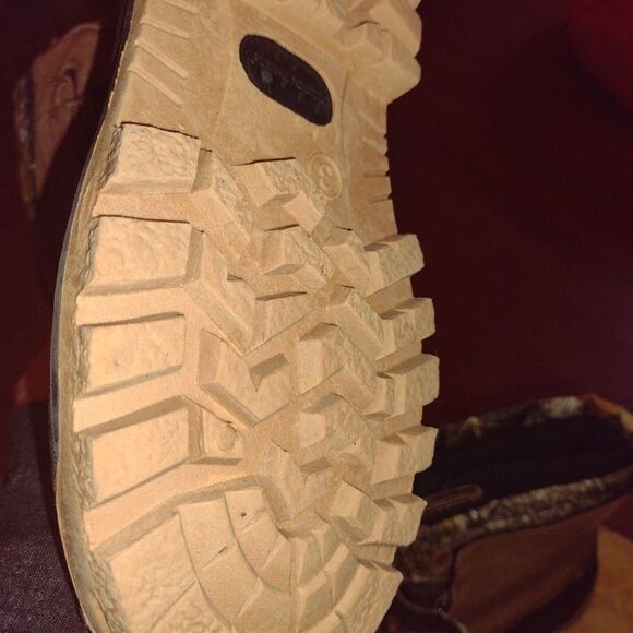 𝅺ozark camouflage boots, excellent condition. - Picture 2 of 2